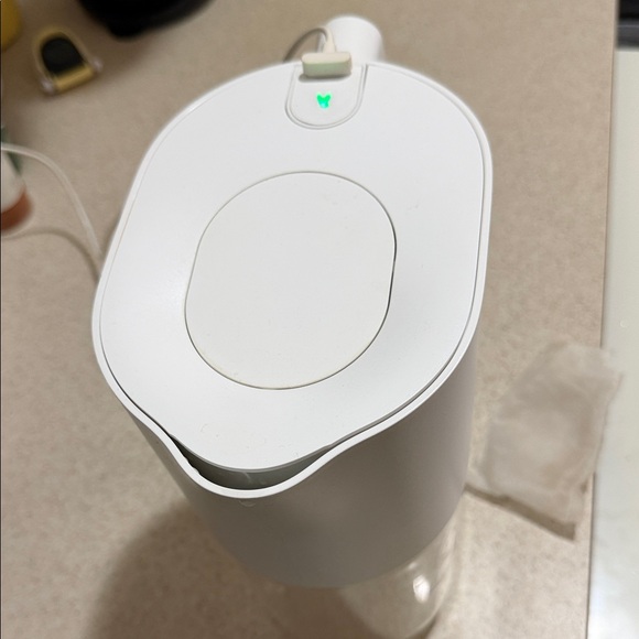 LARQ White Water Pitcher - Picture 4 of 5